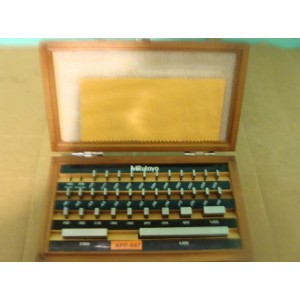 MITUTOYO GAUGE BLOCK SET 516-914-26