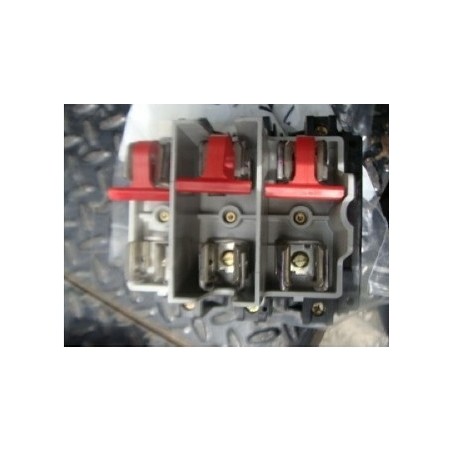 ALLEN BRADLEY FUSED DISCONNECT SWITCH