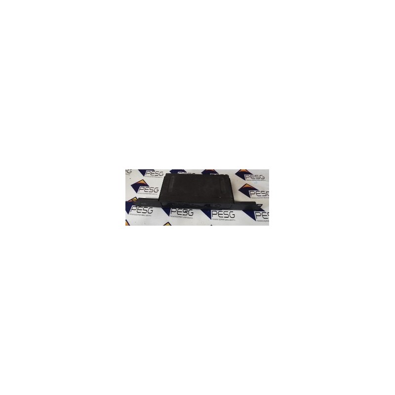 BELKIN OMNIVIEW 4-PART KVM SWITCH F1DZ104T BELKIN OMNIVIEW 4-PART KVM SWITCH F1DZ104T
