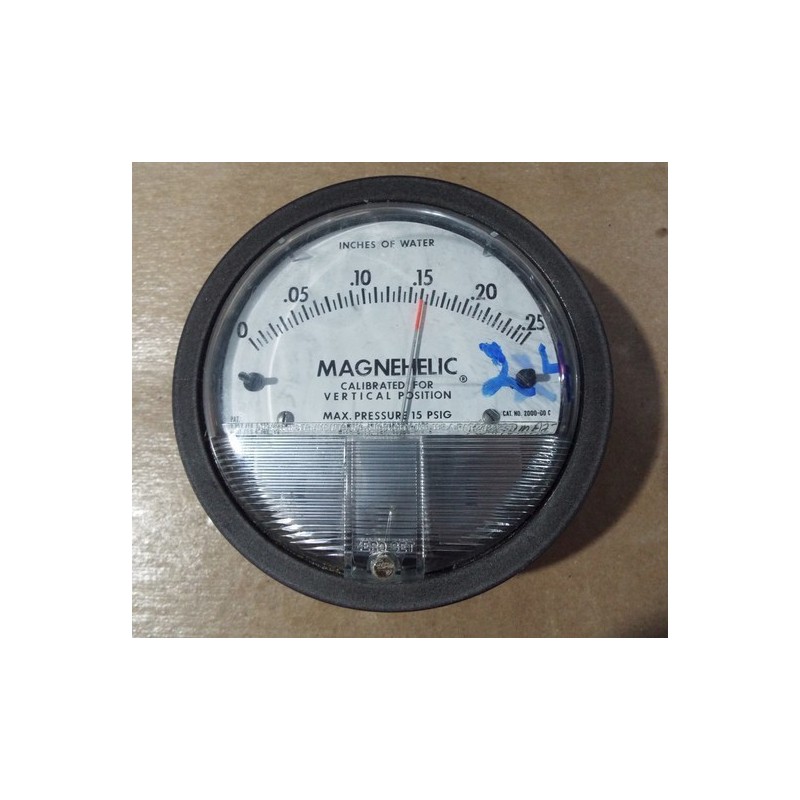 DWYER MAGNEHELIC GAUGE FOR WATER 0-.25 DWYER MAGNEHELIC GAUGE FOR WATER 0-.25