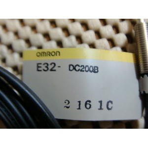 "Omron DC200B Sensor: Compact, Durable, 200mm Sensing, IP67 Rated"