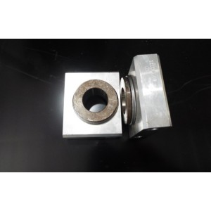 ELECTRICAL POWER BLOCK JUNCTION 4V D31040038