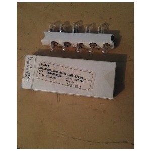 SYLVANIA MINIATURE LAMP 44 CODE 334590 LOT F 2