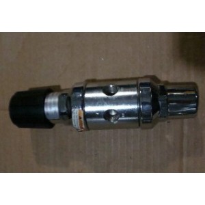 PRAXAIR GAS REGULATOR