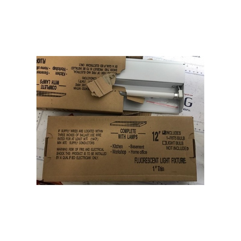 FLUORECENT LIGHT FIXTURE
