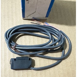 OMRON E3V3-R61