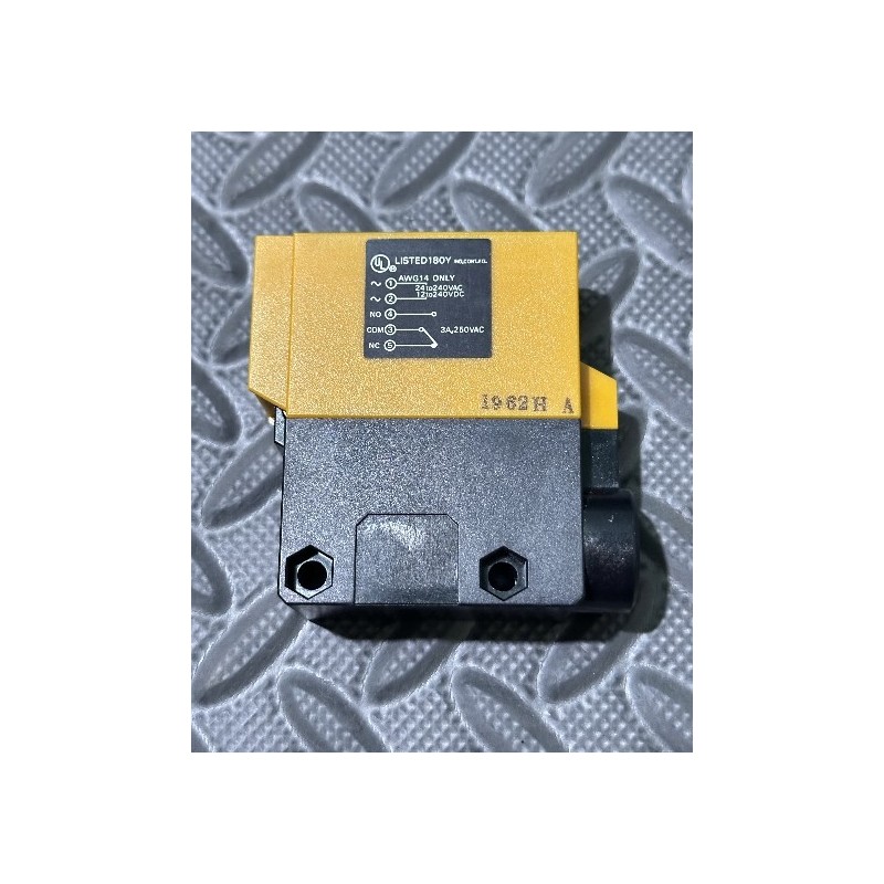 OMRON E3A2-R3M4 OMRON E3A2-R3M4