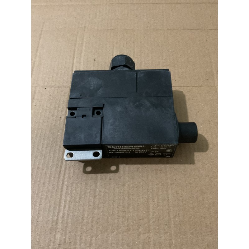Schmersal AZM 170SK-11/11ZRK-2197 Solenoid Interlock Switch Schmersal AZM 170SK-11/11ZRK-2197 Solenoid Interlock Switch