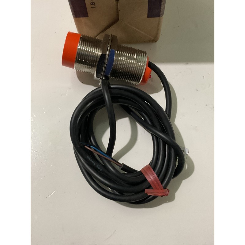 Autonics CR30-15DP Capacitive Proximity Sensor Autonics CR30-15DP Capacitive Proximity Sensor