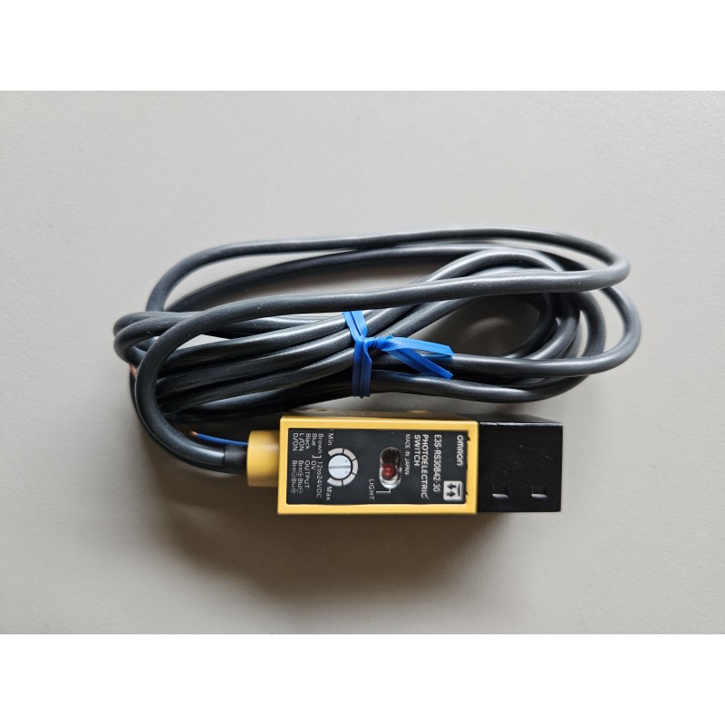 Omron E3S-RS30B42-30 Photoelectric Sensor – Reliable Transparent Object Detection Omron E3S-RS30B42-30 Photoelectric Sensor – Reliable Transparent Object Detection