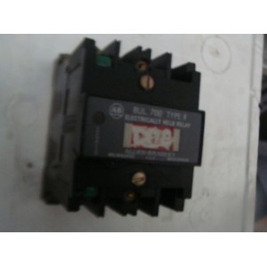 ALLEN BRADLEY ELECTRICALLY HELD RELAY BUL 700 TYPE R